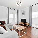 Daire Sikorskiego With Free Garage By Renters Prestige Wroclaw