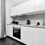 Sikorskiego With Free Garage By Renters Prestige Daire *