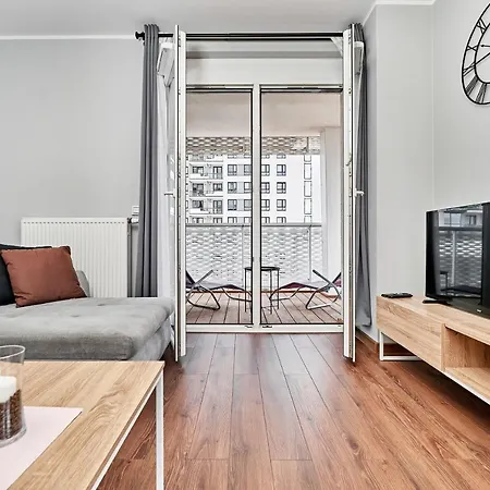 Sikorskiego With Free Garage By Renters Prestige 아파트