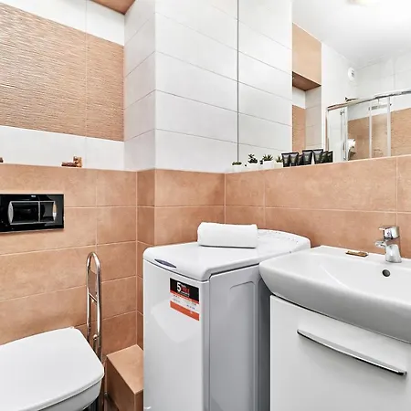 Sikorskiego With Free Garage By Renters Prestige Apartment