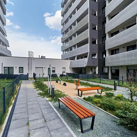 Sikorskiego With Free Garage By Renters Prestige * Vratislav